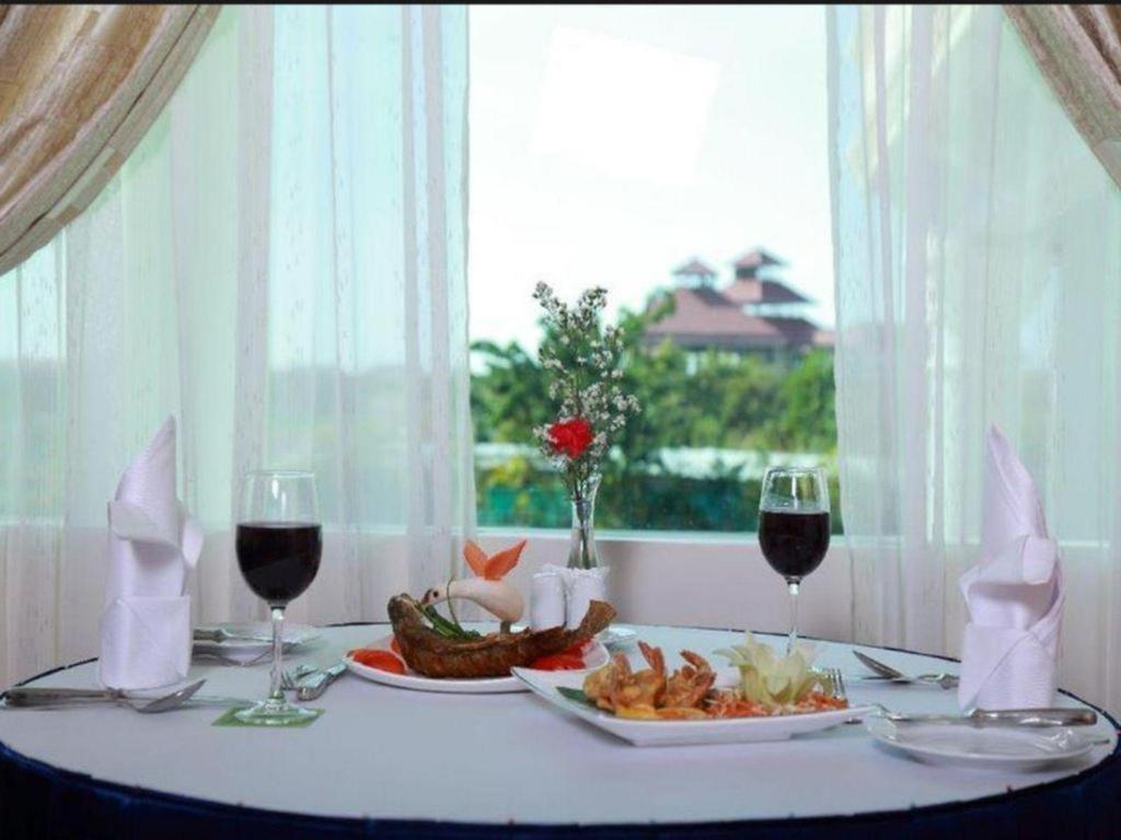 Apex Hotel Naypyidaw Bagian luar foto