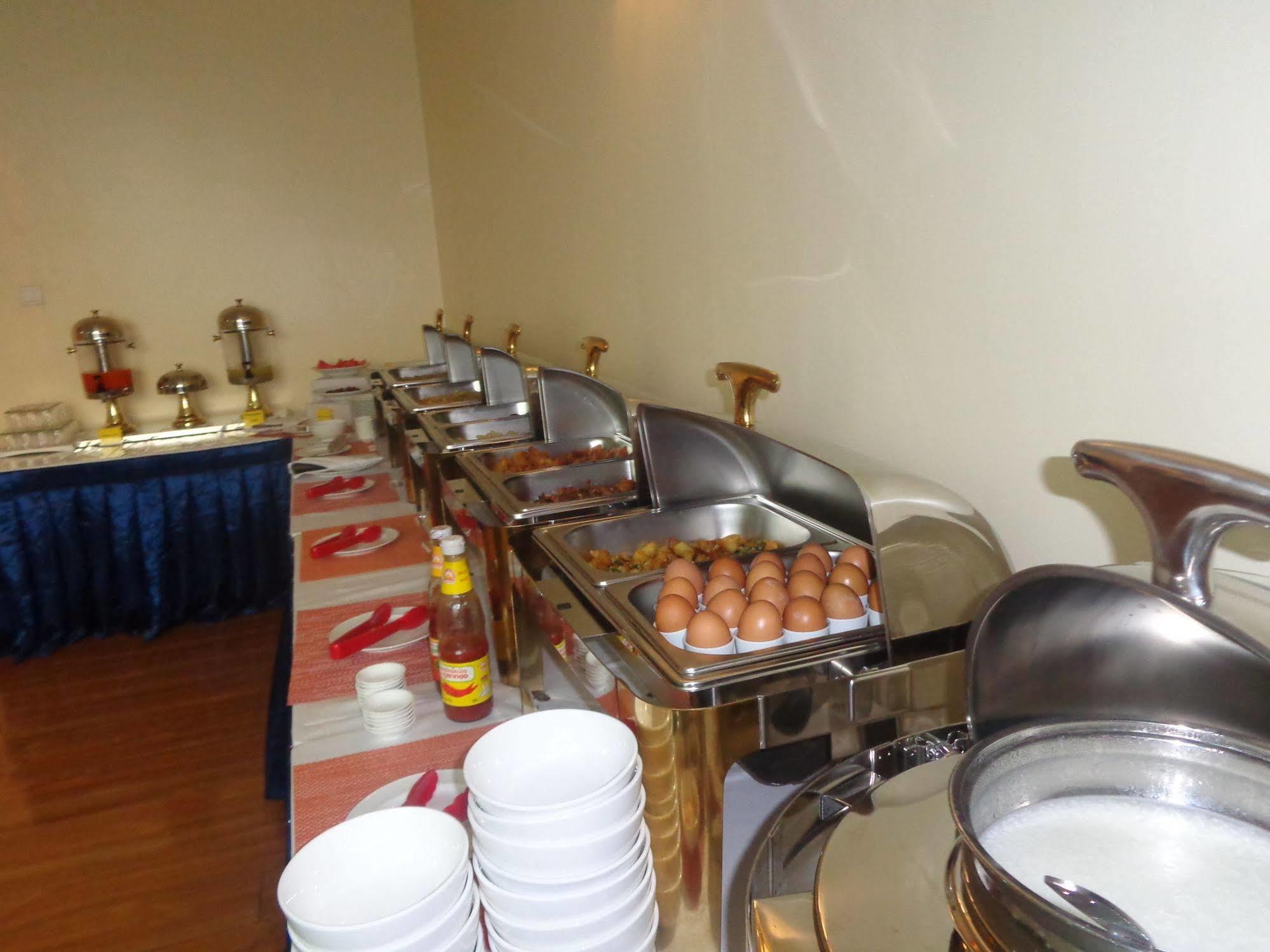 Apex Hotel Naypyidaw Bagian luar foto